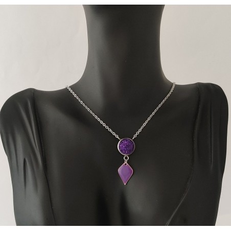 Collier violet pailleté