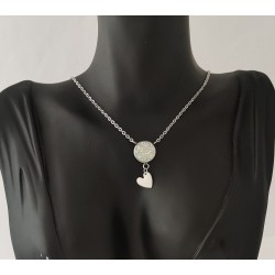 Collier blanc coeur brillant